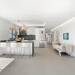 Alba House * Адехе